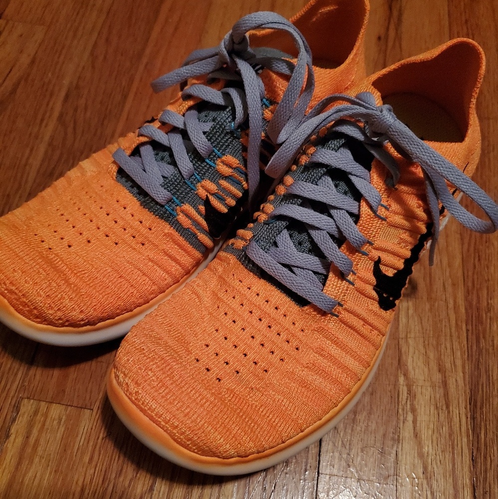 Womens Nike Free Flyknit